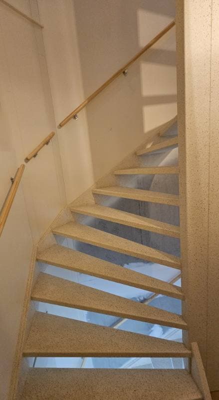 stair renovation with GoldenGrain stone texture in Goes